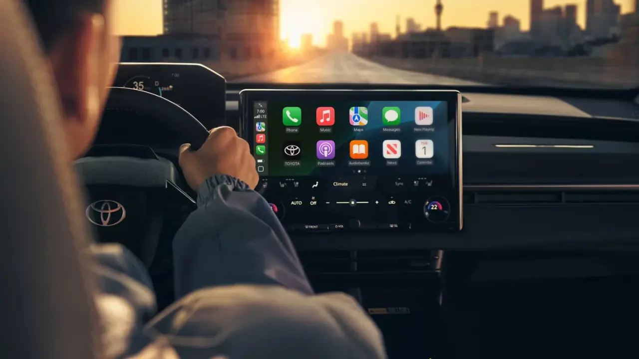 vue de l'habitacle et du tableau de bord d'un Toyota bZ 2026