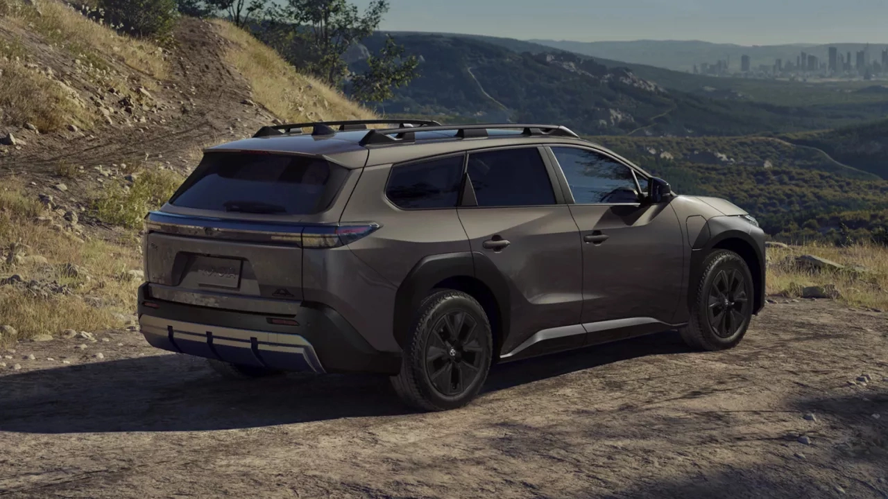 vue latérale arrière d'un Toyota bZ Woodland 2026